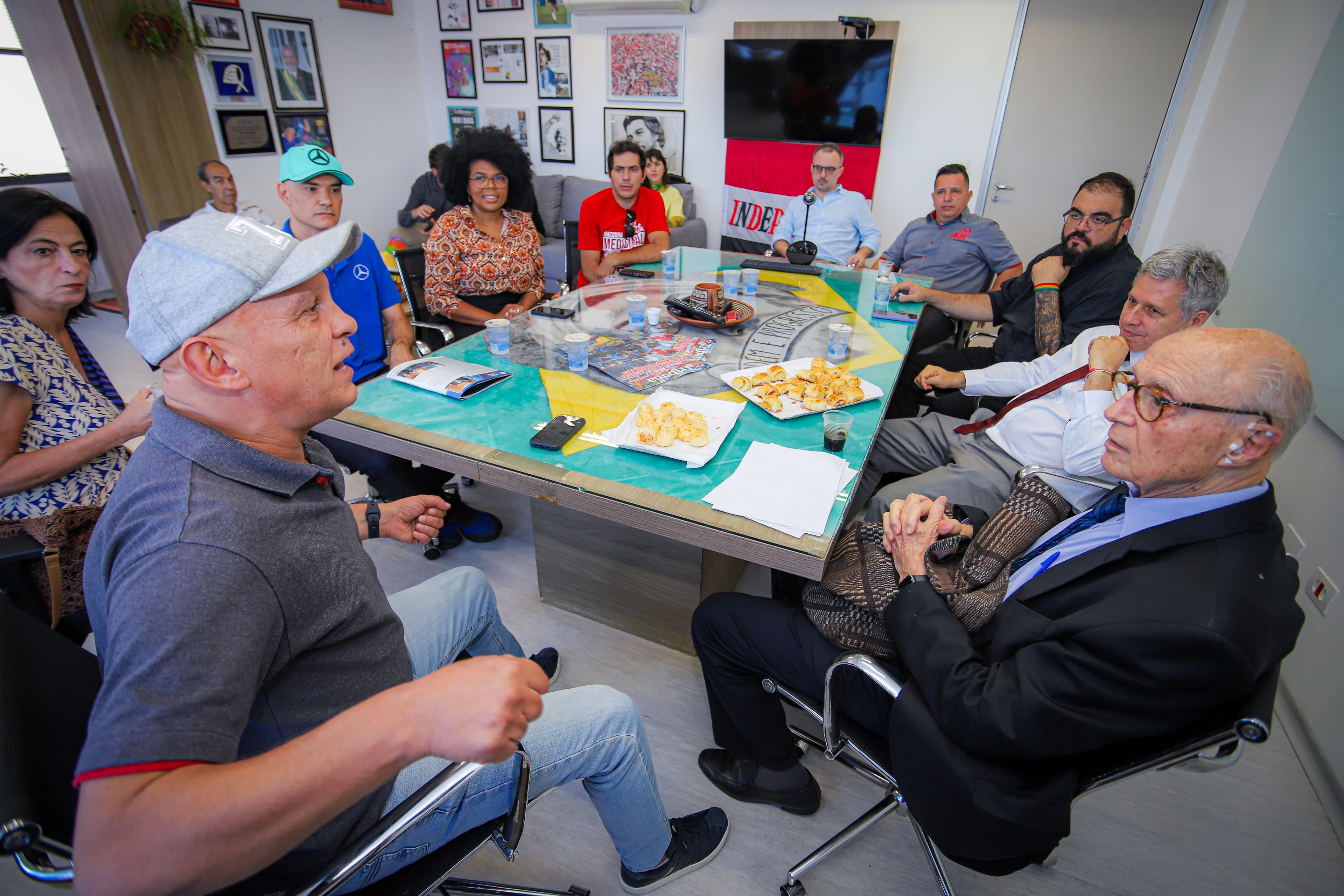 Metalúrgicos firmam parceria com associação para ampliar o acesso ao tratamento com cannabis