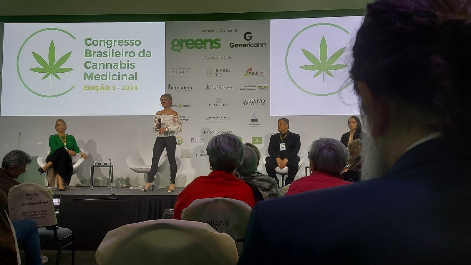 "La clase odontológica no puede tener miedo de recetar cannabis", afirma abogada