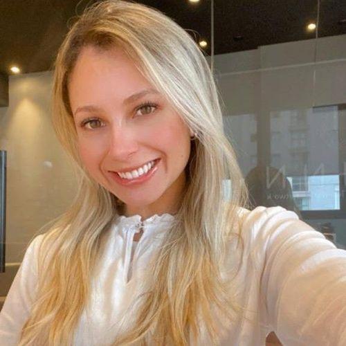  Biografia do Autor Cintia Kuss