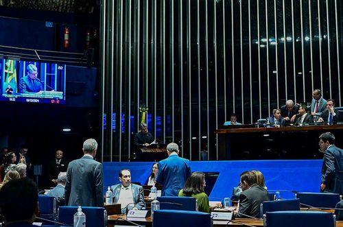 Imagem da noticia: Senado aprova regulamentação do uso de celulares nas escolas: canabidiol como aliado