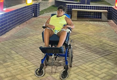 "Ele chegou a ter 100 convulsões por dia" diz mãe de Arthur, após estado interromper custeio de tratamento com cannabis