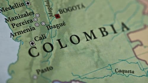 Imagem da noticia: “Editado a toque de caixa”: especialista vê risco de concentração no mercado de cannabis da Colômbia