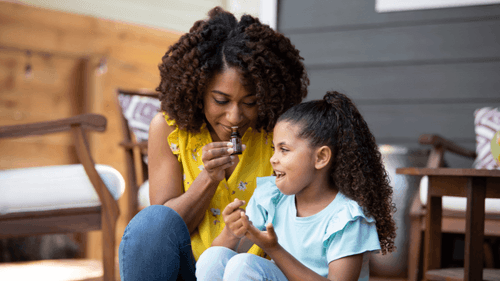 "As crianças menores têm um cérebro mais plástico, então a resposta é geralmente mais eficaz", diz médico sobre uso de cannabis no TEA