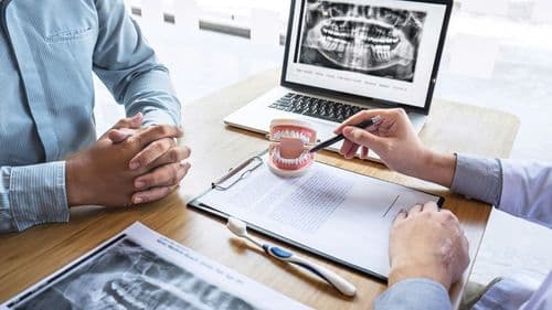 Cannabis: Revisão da RDC 327 pode ampliar segurança para dentistas em 2026