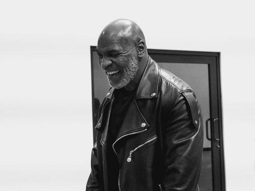 Mike Tyson anuncia que deixará de consumir maconha para a luta contra Jake Paul