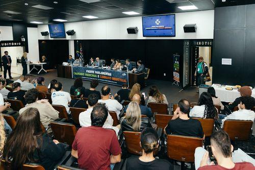 Frente parlamentar promove discussão sobre cannabis e redução de danos em SP 
