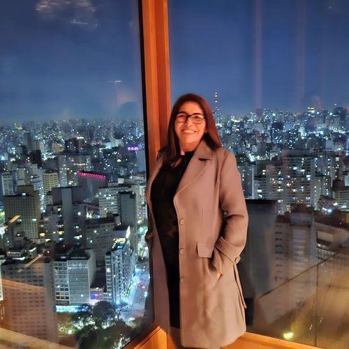 "Toda semana eu ia para o pronto socorro tomar morfina na veia. As dores eram incontroláveis", diz professora 