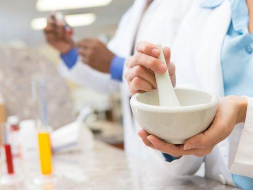 Justiça autoriza farmácia de manipulação a produzir medicamentos à base de cannabis