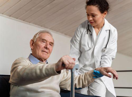 36% dos pacientes com Parkinson utilizam produtos naturais para aliviar sintomas, cannabis está entre os mais usados