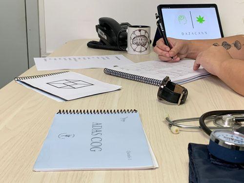Pesquisa sobre cannabis no tratamento do Alzheimer busca pacientes voluntários