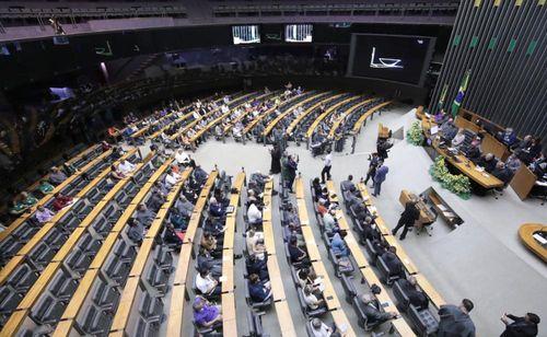 Câmara convoca sessão deliberativa para próxima terça; votação da taxação de medicamentos importados gera expectativa