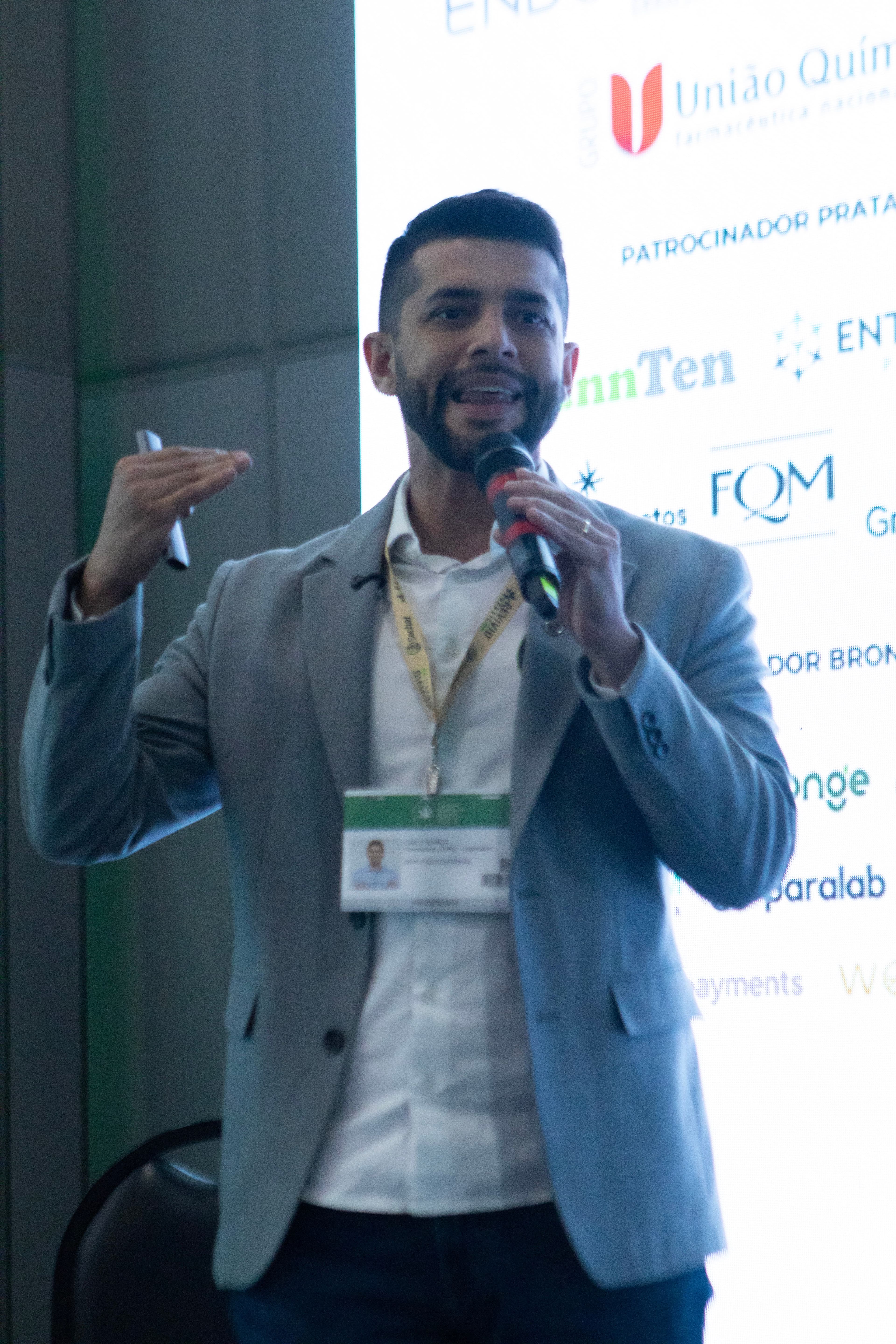 Restrição ao THC no SUS paulista é “equívoco regulatório” e contraria a lei, afirma Caio França