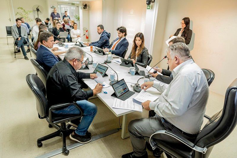 CCJ de Curitiba aprova projeto que autoriza fornecimento de medicamentos à base de cannabis pelo SUS