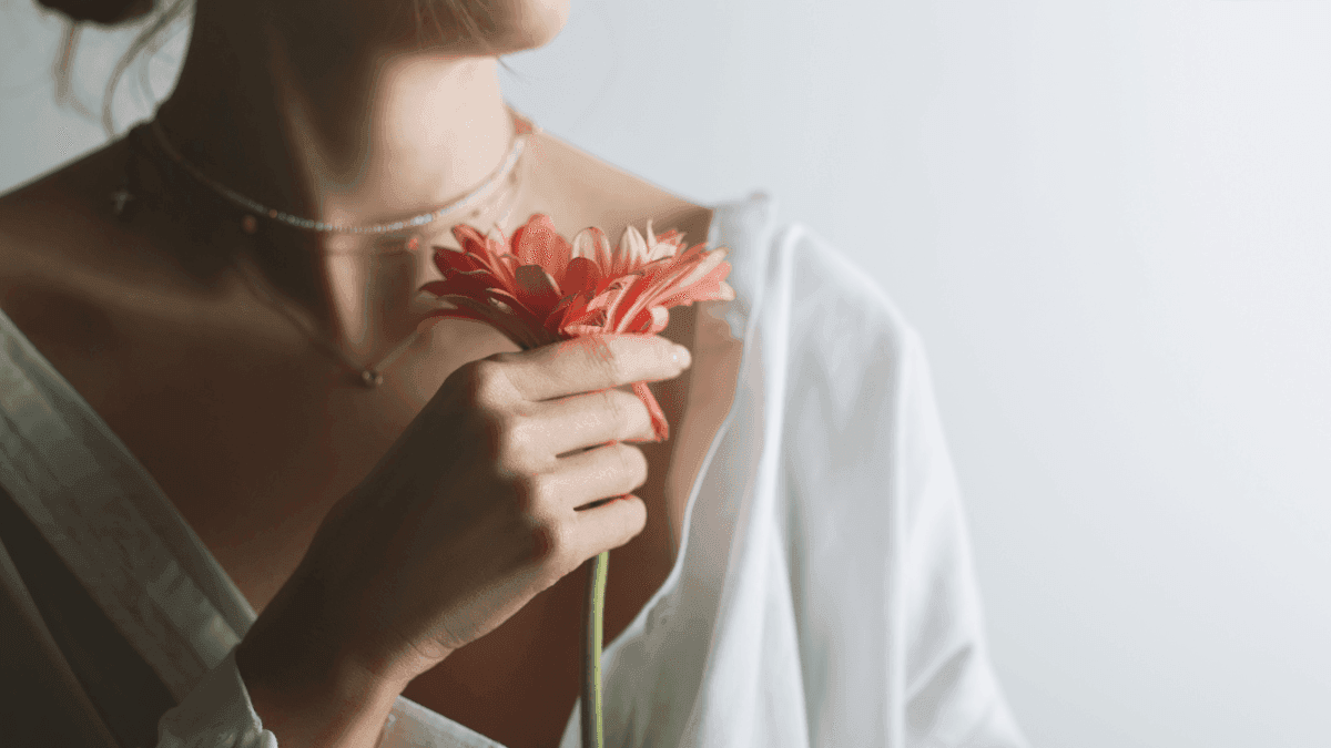 Quando o corpo pede escuta: o que falta saber sobre cannabis na saúde das mulheres