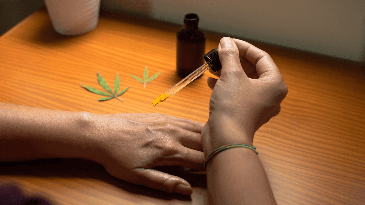Cosméticos à base de cannabis conquistam espaço no cuidado com a pele e bem-estar
