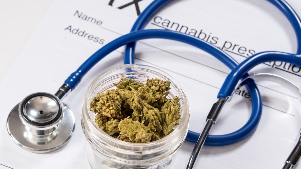 Especialistas do Reino Unido indicam diretrizes para padronizar prescrição de cannabis