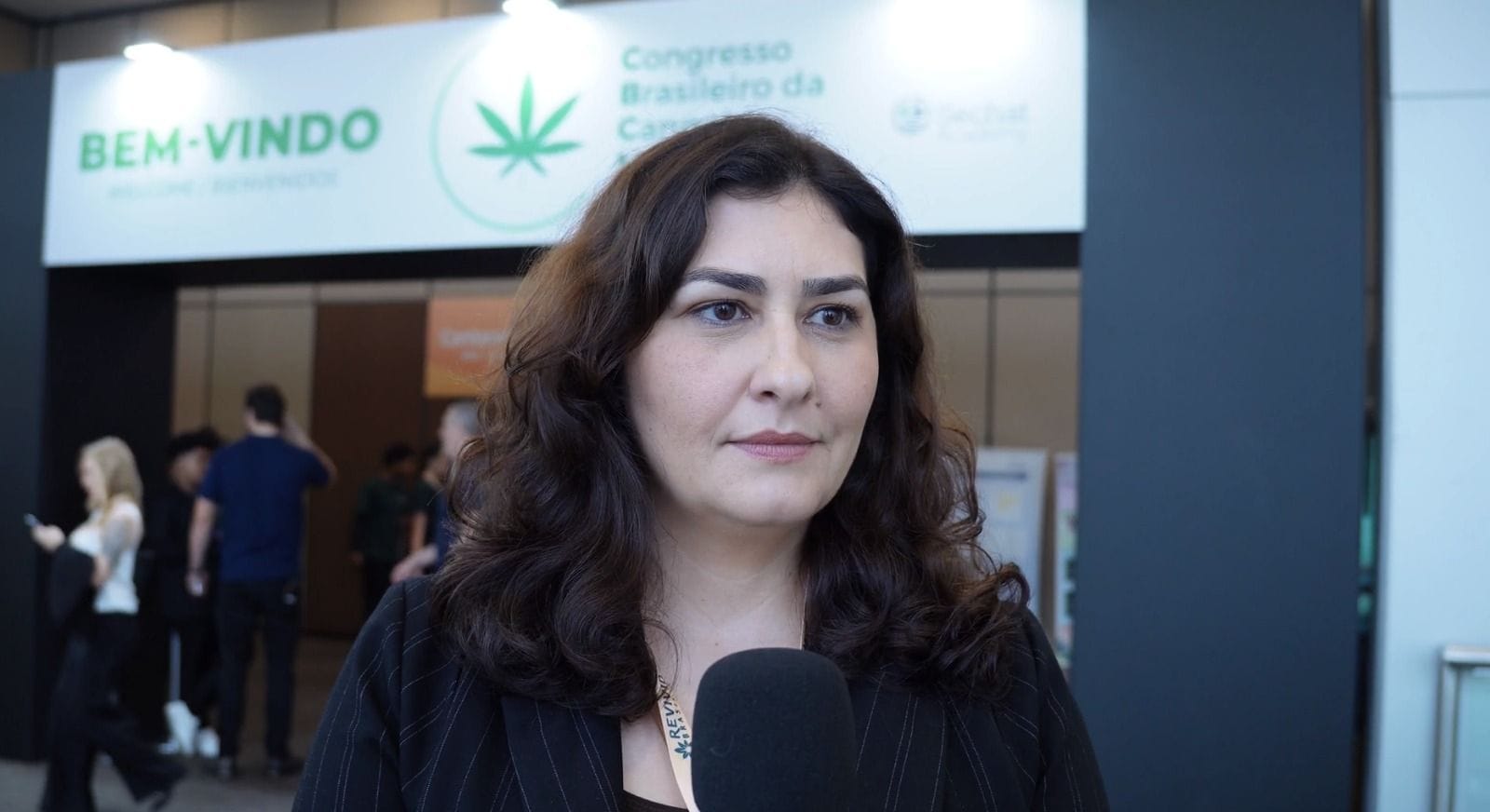 Daniela Bittencourt pesquisadora da Embrapa defende ciência na regulamentação da cannabis no Brasil