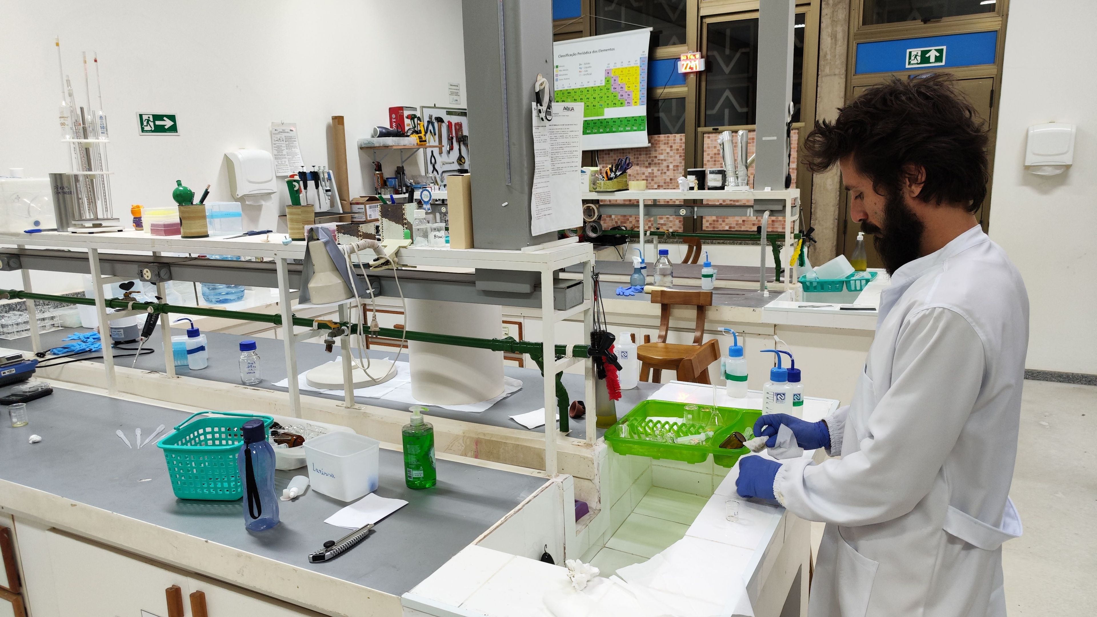 Produção artesanal de cannabis medicinal atinge padrão farmacêutico, aponta estudo da UnB