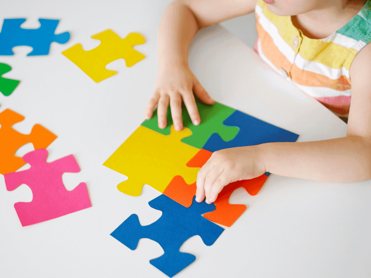 Criança de 3 anos com TEA terá acesso ao canabidiol após decisão da Justiça