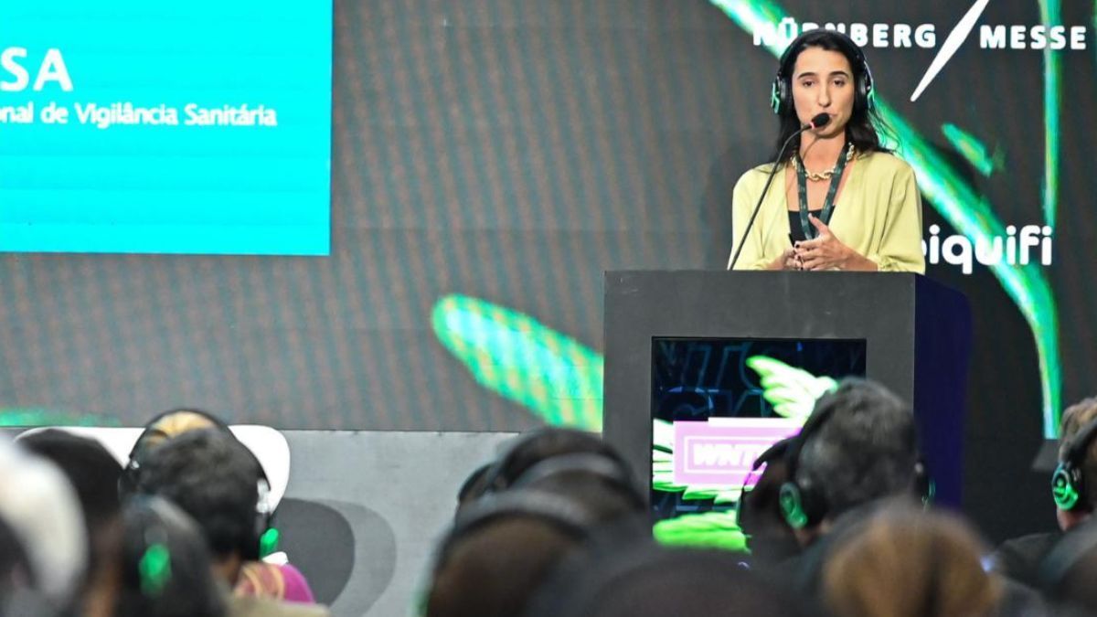 Carolina Sellani, head de alianças estratégicas da SAIL for Health e coordenadora do grupo de trabalho sobre insumos de cannabis na Abiquifi