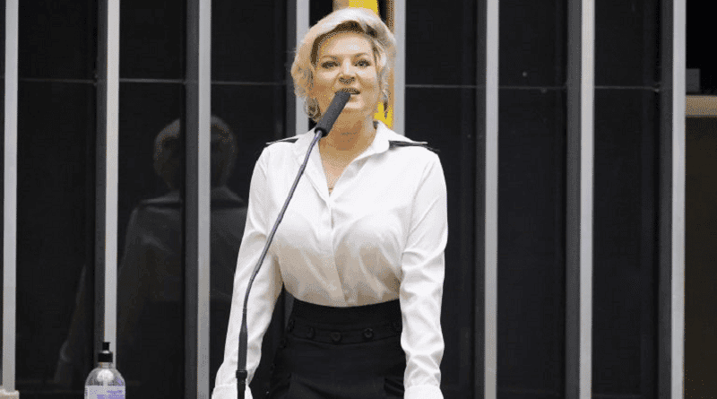 Joice Hasselmann revela usar cannabis medicinal para insônia crônica
