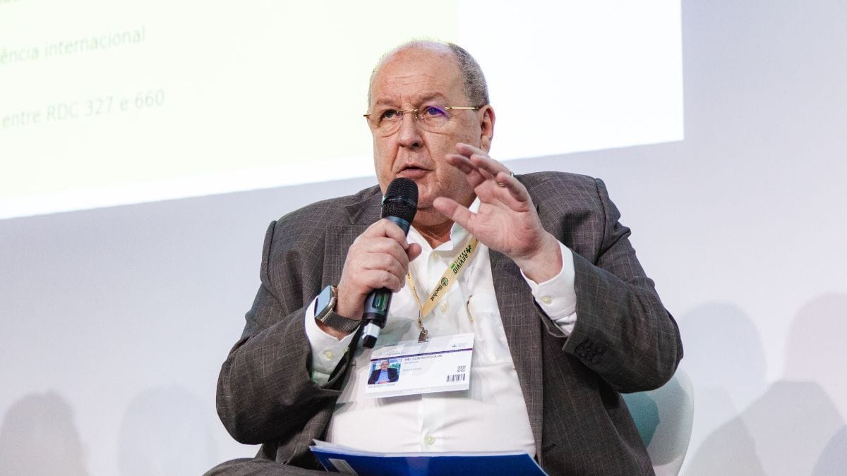 Cannabis medicinal é promissora, mas ainda gera preocupações, diz presidente do Sindusfarma