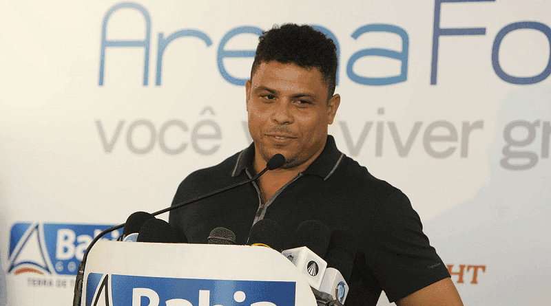 O dia que Ronaldo fenômeno convidou Edmundo pra “apertar unzinho"