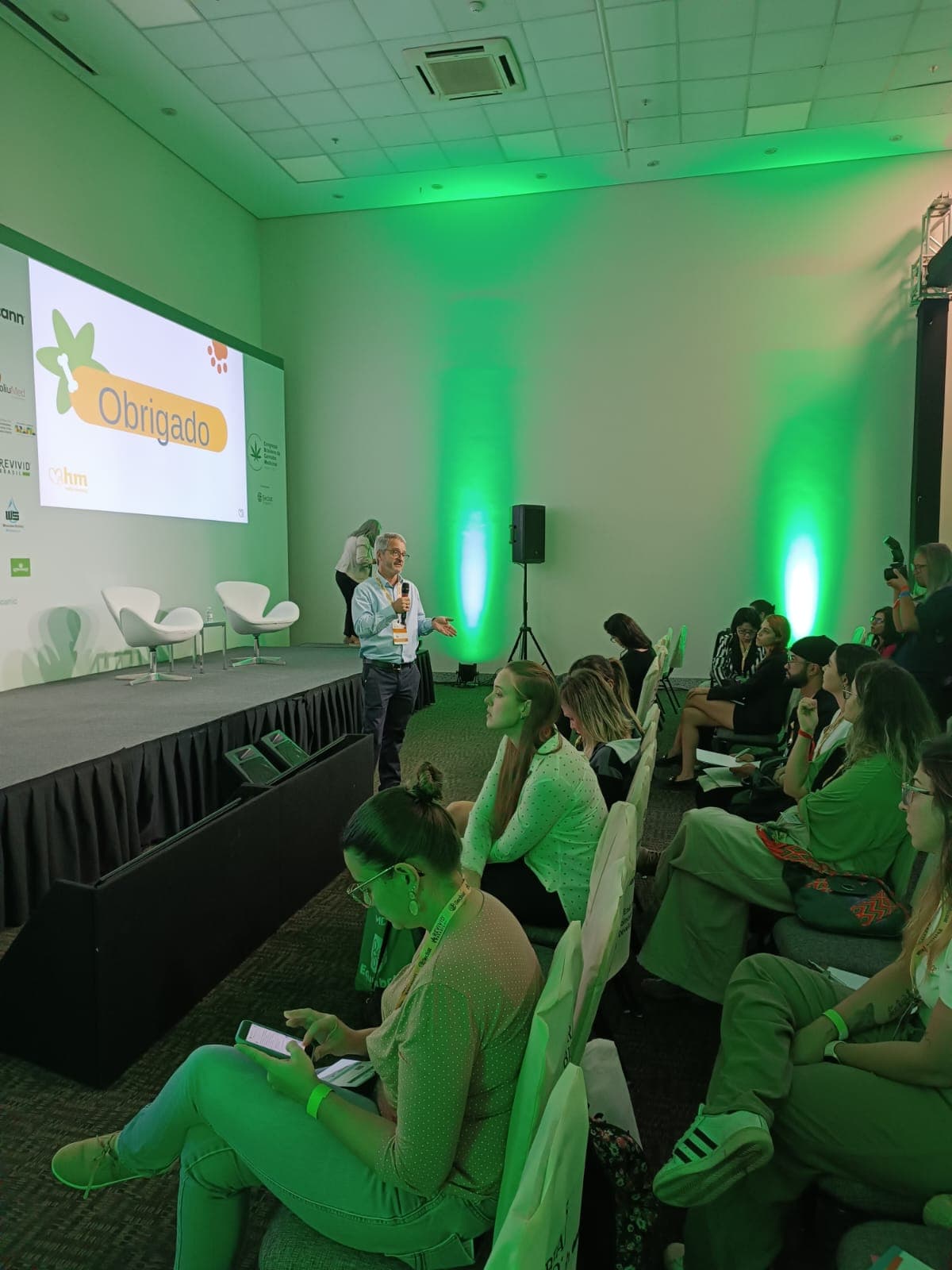 A cannabis no segmento veterinário, uma revolução na saúde e cuidados com animais