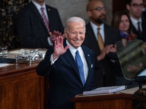 Biden revoluciona política de drogas dos EUA: Maconha é reprogramada para promover equidade social