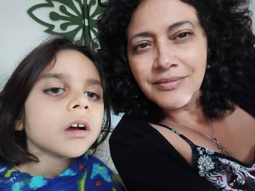 “Antes do remédio com THC, meu filho tinha 60 convulsões por dia”, afirma mãe de paciente com epilepsia