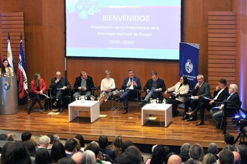 Uruguai propõe nova estratégia nacional sobre drogas com foco em saúde pública e regulamentação