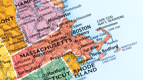 Imagem da noticia: Excesso de oferta leva Massachusetts a considerar pausa em licenças de cultivo