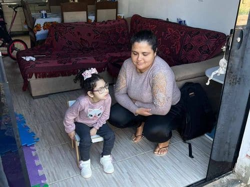 De 2.800 crises diárias para zero: A transformação na qualidade de vida de Helena com o uso medicinal da cannabis