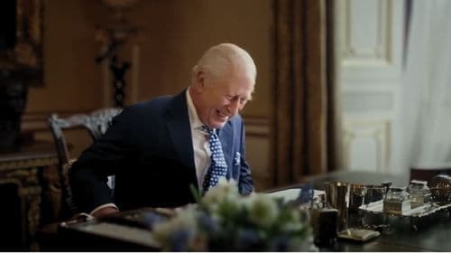 Rei Charles recorre à cannabis medicinal e busca inspiração na música, afirma jornal americano