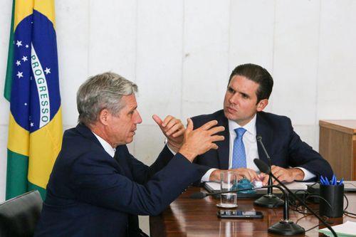 Presidente da Câmara,  Hugo Motta, recebe Ministro Paulo Teixeira para discutir avanços na cannabis medicinal