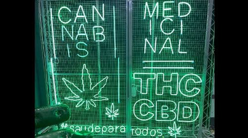 Obra de arte exposta na Medical Cannabis Fair será leiloada