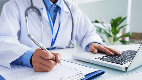 “Os médicos poderão seguir prescrevendo os produtos de cannabis'', afirma Dr. Cláudio Lottenberg em live