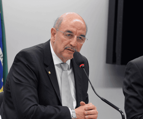 Osmar Terra relaciona morte de criança por overdose de Fentanil com legalização da maconha: Qual sentido?