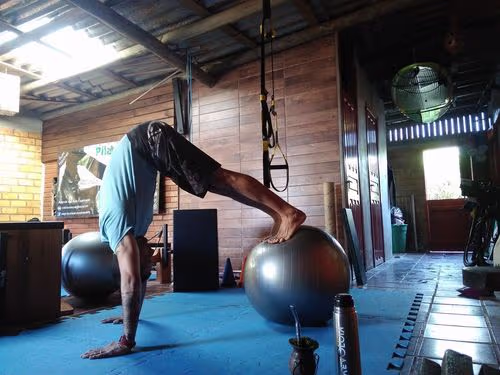 Ex-canoísta profissional supera bruxismo e dores crônicas com tratamento canábico