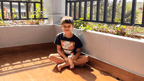 Menino com autismo diz “Papai” pela primeira vez após tratamento com cannabis medicinal