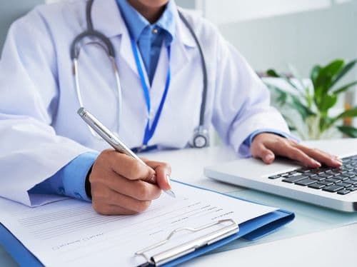 Tratamento com cannabis no Brasil: como encontrar um médico e obter uma receita