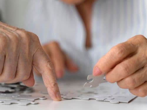 Unila busca voluntários para estudo com cannabis contra o Alzheimer