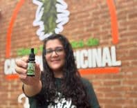 Após tratamento com cannabis, mãe de criança com autismo severo e epilepsia celebra: "Hoje choro de alegria ao vê-lo bem"