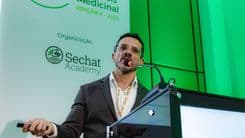 Número de médicos prescritores de cannabis cresce e ultrapassa 52 mil no Brasil