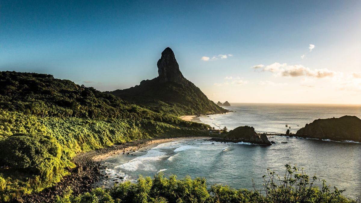Mutirão leva cannabis medicinal a crianças autistas em Fernando de Noronha